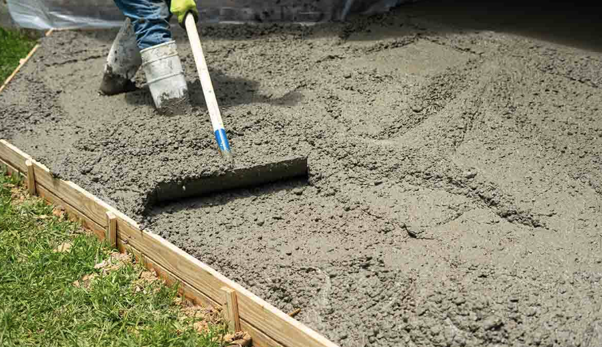 Levelling a fresh concrete base